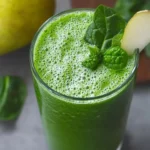 Green Smoothie with Spinach, Pear, and Ginger