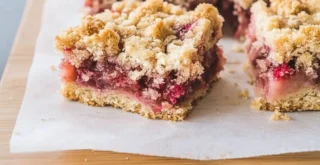 Strawberry-Rhubarb Streusel Bars