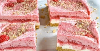 No-Bake Strawberry Dream Bars